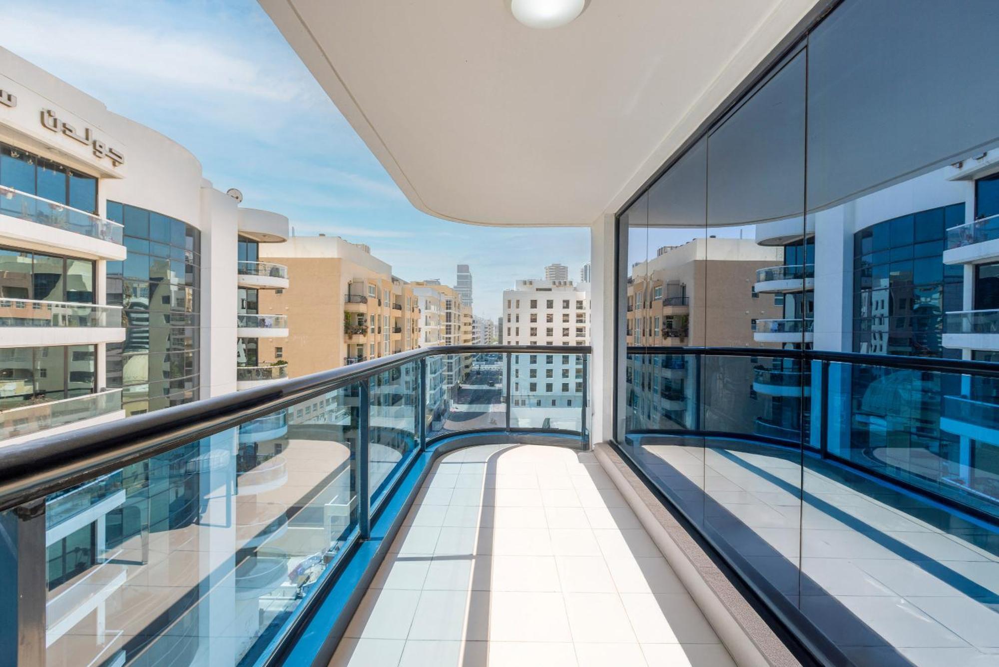 Golden Sands Suites Dubai Exteriör bild