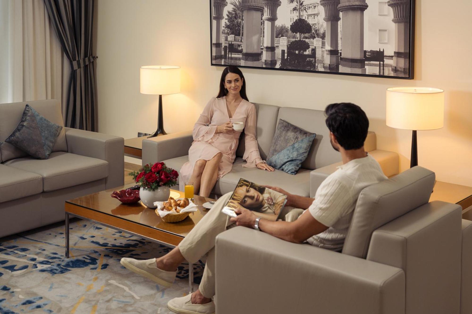 Golden Sands Suites Dubai Exteriör bild