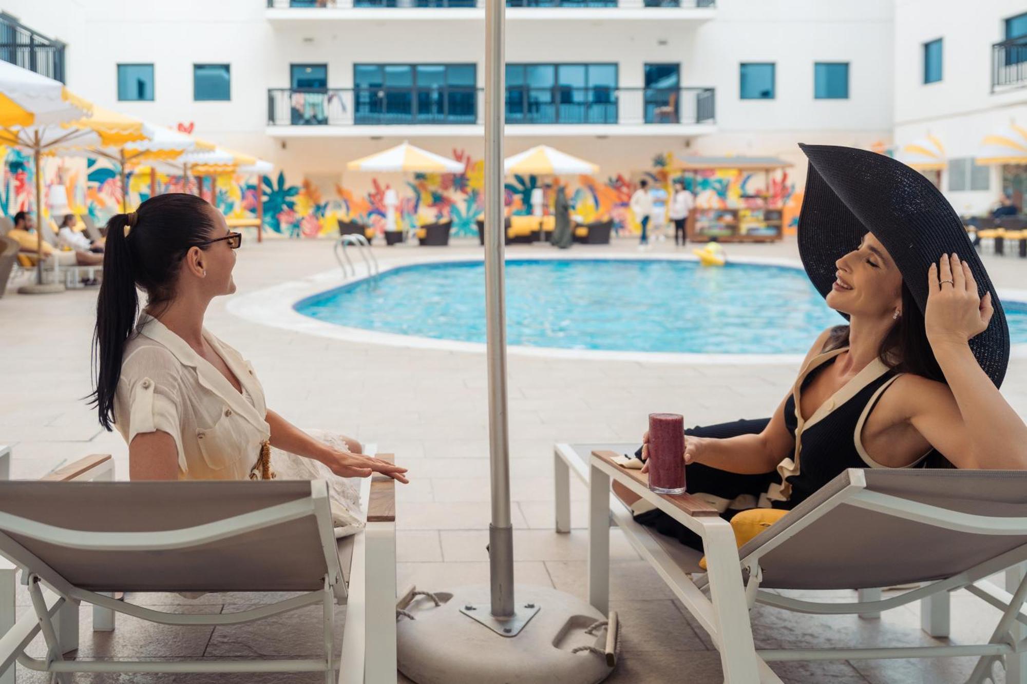 Golden Sands Suites Dubai Exteriör bild