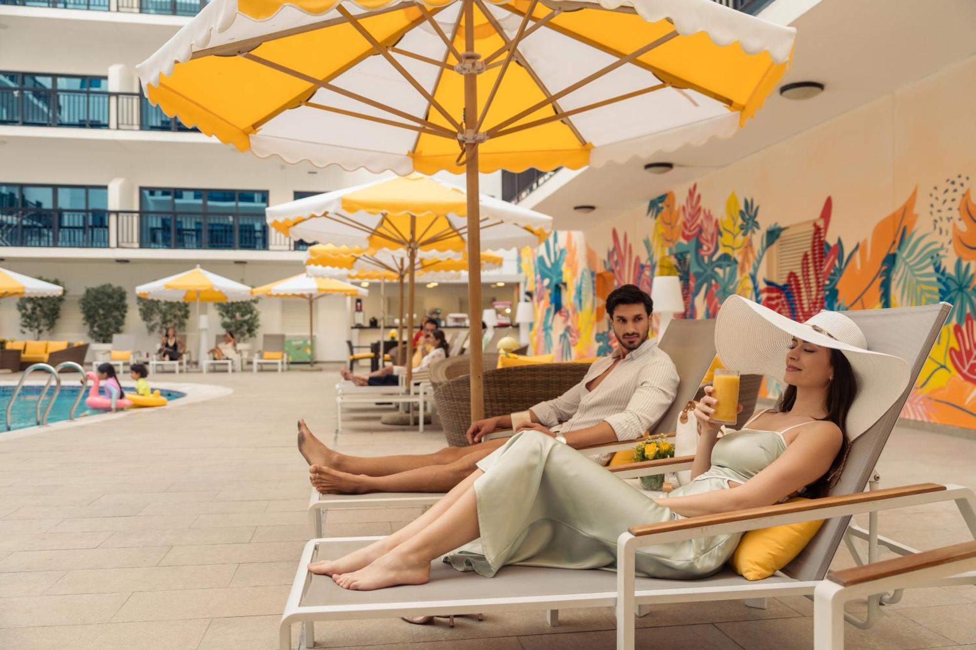 Golden Sands Suites Dubai Exteriör bild