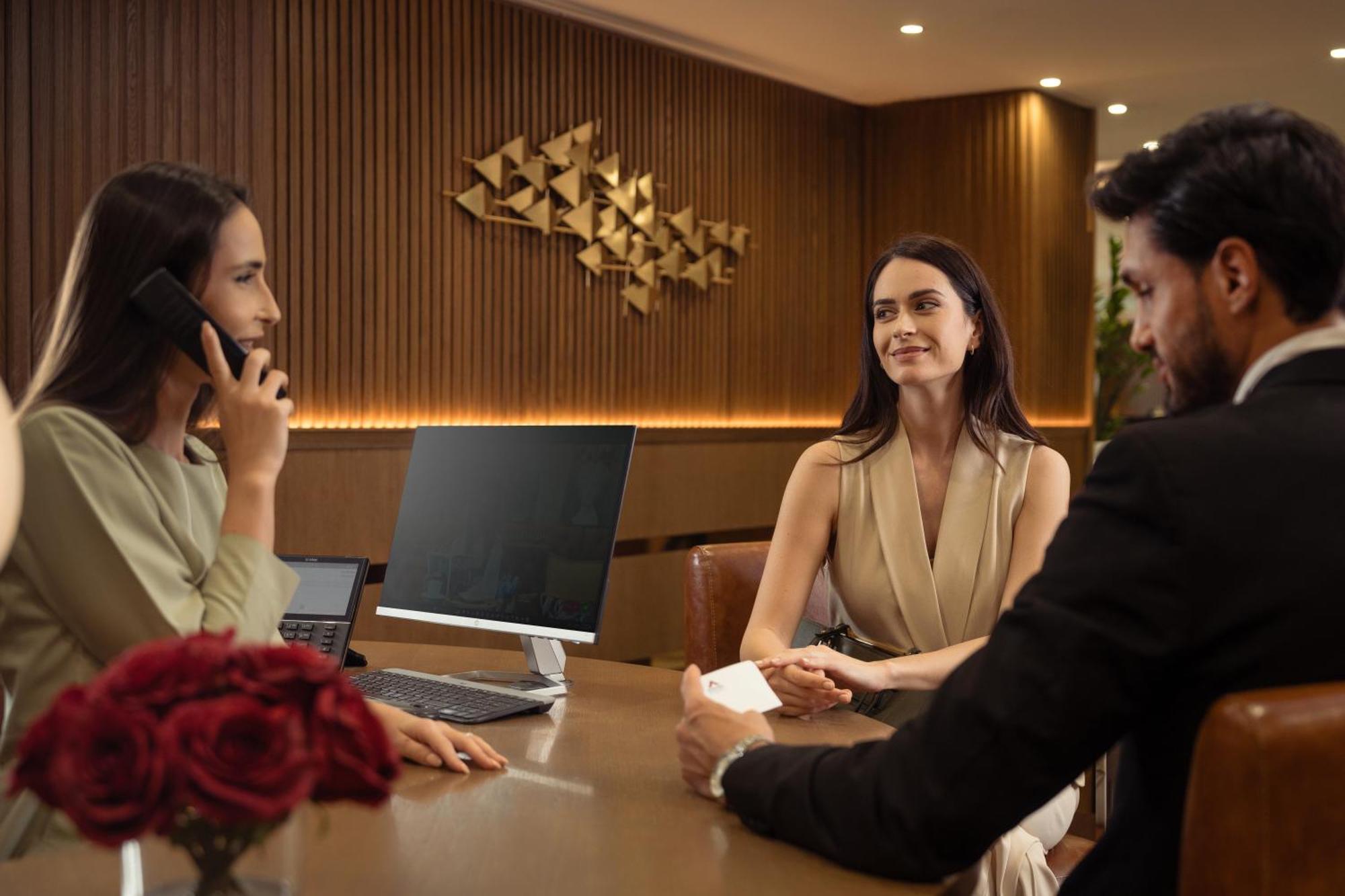 Golden Sands Suites Dubai Exteriör bild